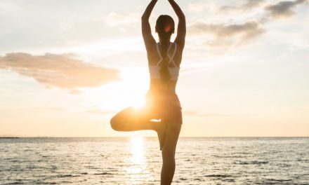 Yoga sulla spiaggia con l’olystic festival di bibione